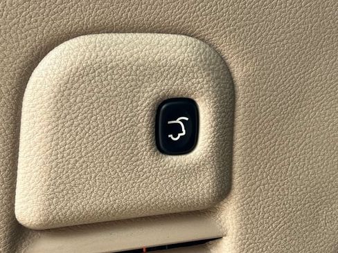 Used 2020 Jeep Grand Cherokee Limited AWD/4WD image 39