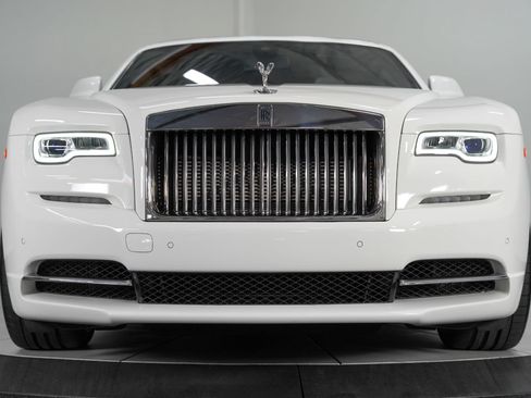Used 2017 Rolls-Royce Dawn RWD image 14