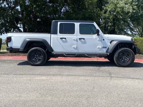 Used 2021 Jeep Gladiator Sport w/ Trailer Tow Package AWD/4WD image 2