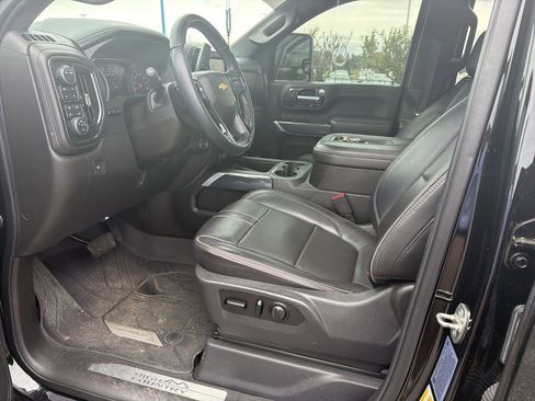 Used 2021 Chevrolet Silverado 2500 High Country w/ Z71 Off-Road Package AWD/4WD image 3