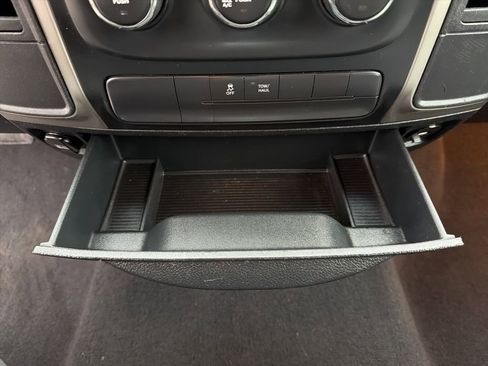 Used 2013 RAM 1500 Classic SLT image 35