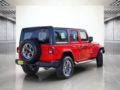 Used 2018 Jeep Wrangler Unlimited Sahara w/ Cold Weather Group AWD/4WD image 7