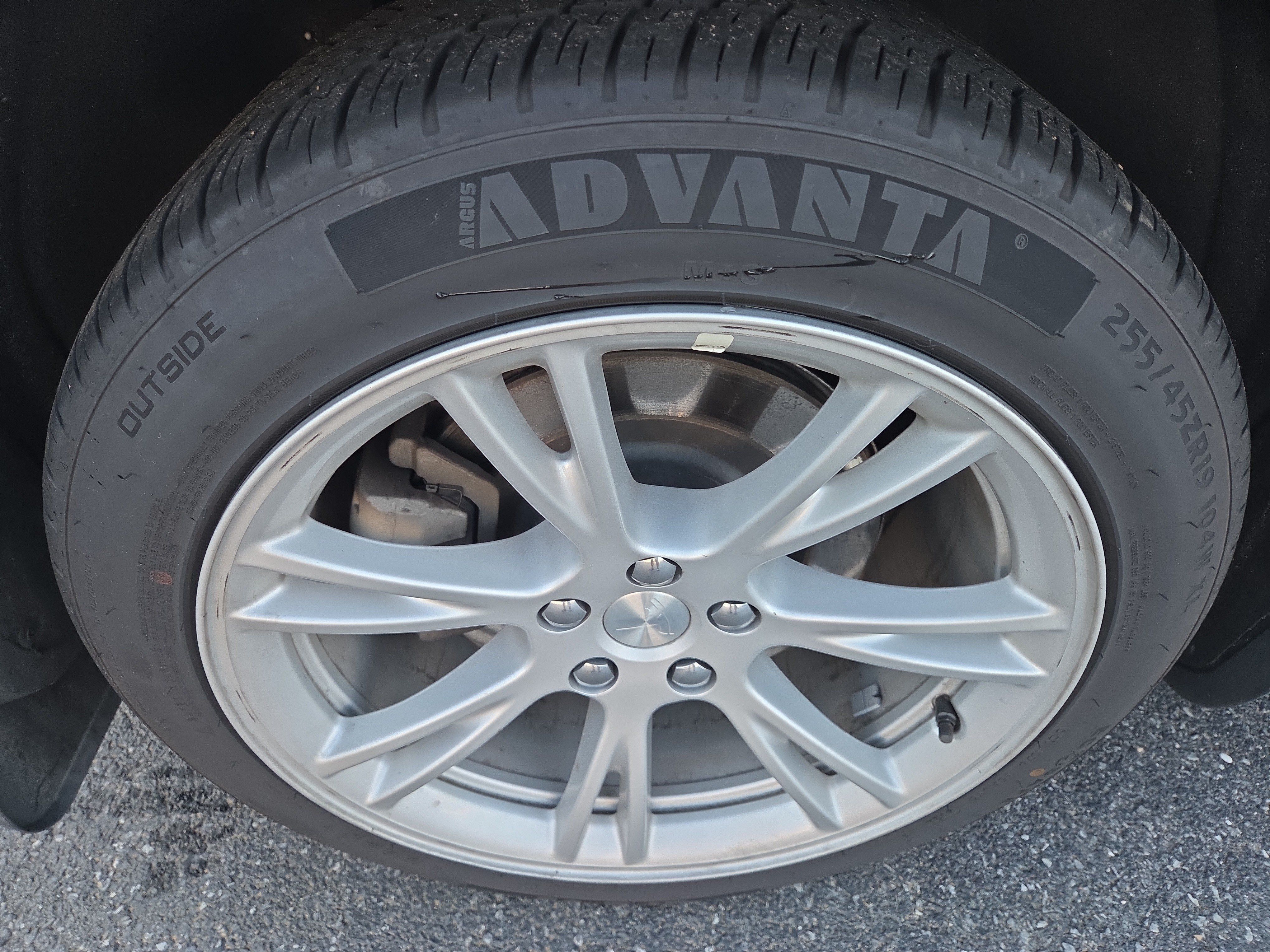 Used 2023 Tesla Model Y AWD image 11