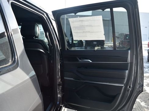 New 2026 Jeep Grand Wagoneer Summit image 37