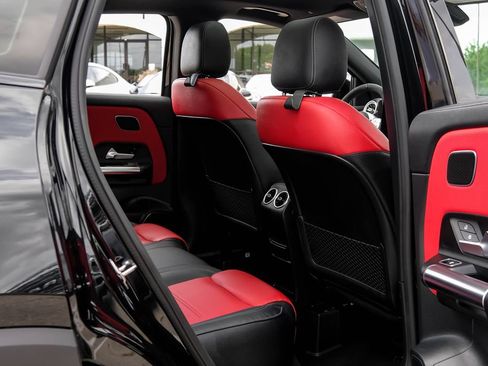 Used 2022 Mercedes-Benz GLA 45 AMG 4MATIC w/ Parking Assistance Package image 43