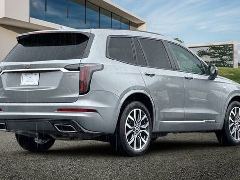 Certified 2024 Cadillac XT6 Sport w/ Platinum Package image 4