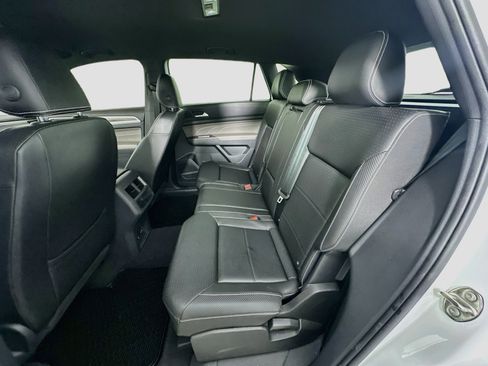 Used 2023 Volkswagen Atlas Cross Sport SE FWD image 29