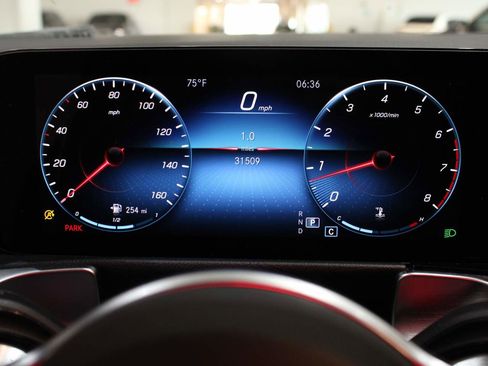 Used 2022 Mercedes-Benz GLB 250 4MATIC image 19