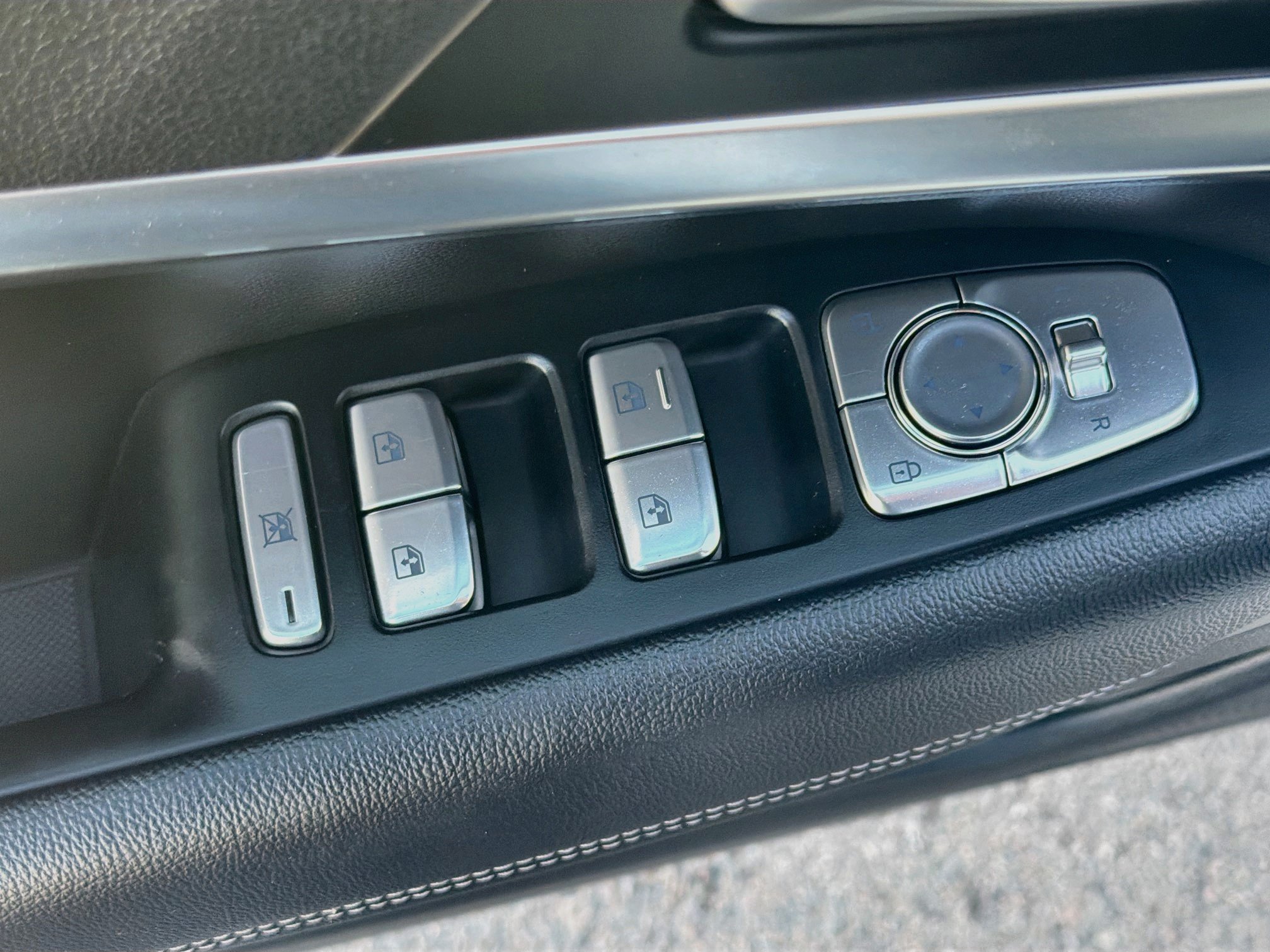 Used 2025 Genesis G70 2.5T AWD/4WD image 15