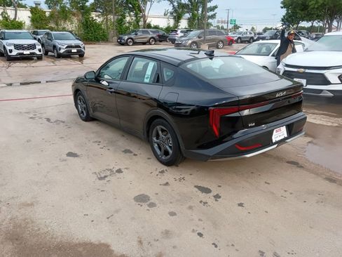 Used 2025 Kia K4 LXS image 8