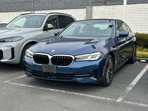 Used 2023 BMW 530i w/ Premium Package RWD image 2