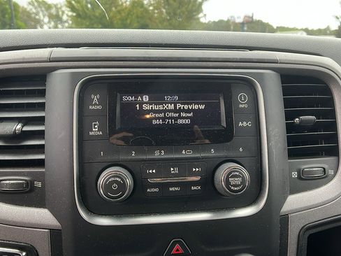 Used 2017 RAM 1500 Express image 32