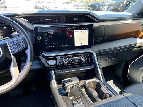 Used 2023 GMC Sierra 1500 Denali w/ Denali Reserve Package AWD/4WD image 17