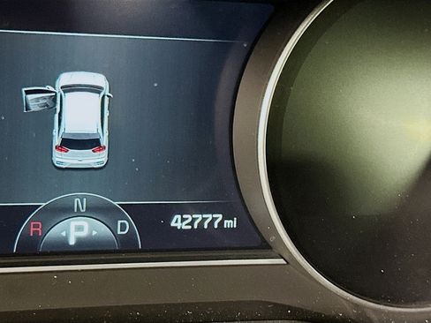 Used 2022 Kia Niro EX FWD image 19