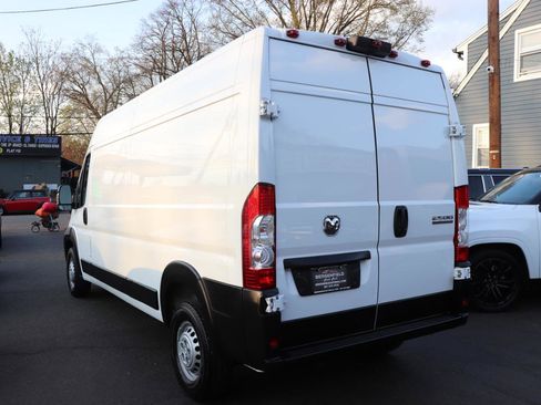 Used 2025 RAM ProMaster 2500 w/ Convenience Group image 3