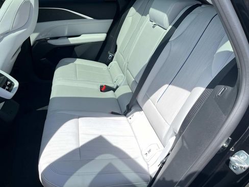 New 2026 Cadillac Lyriq Sport image 17