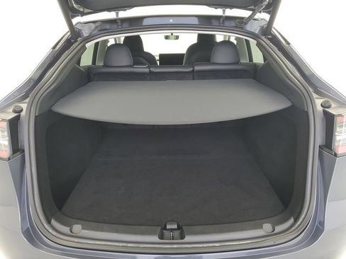 Used 2023 Tesla Model Y Long Range AWD/4WD image 9