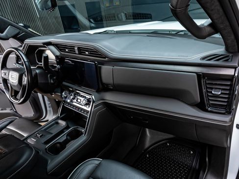 Used 2024 GMC Sierra 2500 AT4X AWD/4WD image 18