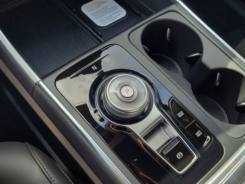 New 2026 Kia Carnival EX FWD image 34