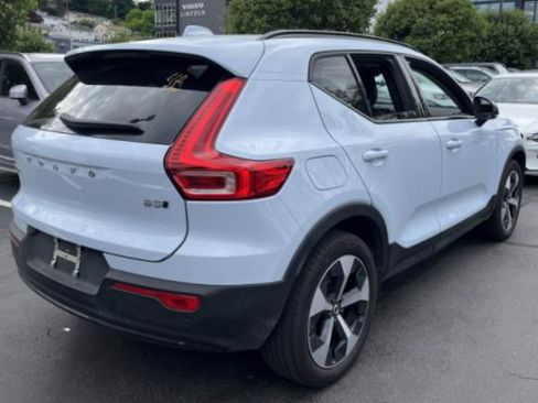 Used 2026 Volvo XC40 B5 Plus w/ Protection Package Premier AWD/4WD image 3