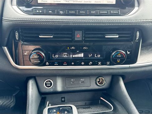 Used 2021 Nissan Rogue Platinum FWD image 14