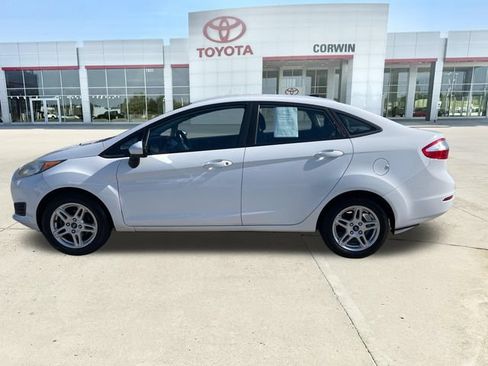 Used 2019 Ford Fiesta SE FWD image 3
