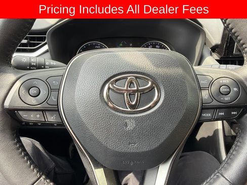 Used 2022 Toyota RAV4 XLE Premium AWD/4WD image 8