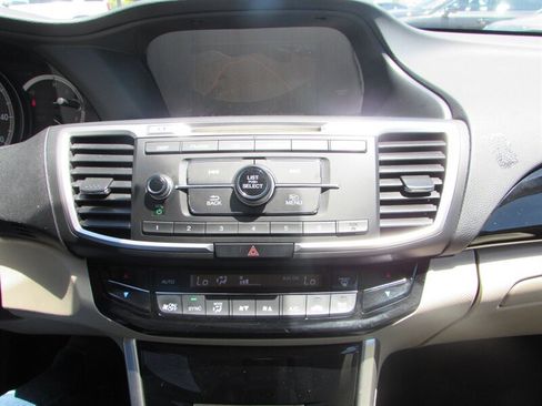 Used 2016 Honda Accord LX image 15