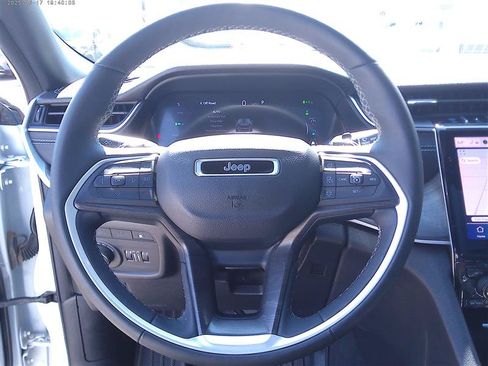 Used 2024 Jeep Grand Cherokee Limited 4xe AWD/4WD image 11