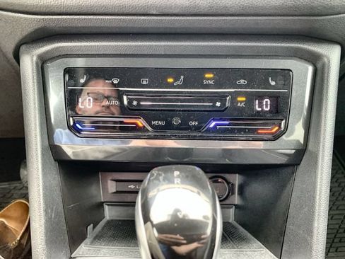 Used 2023 Volkswagen Tiguan SE FWD image 17
