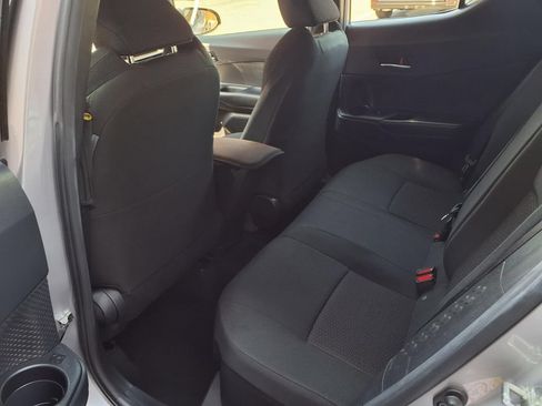 Used 2018 Toyota C-HR XLE FWD image 22