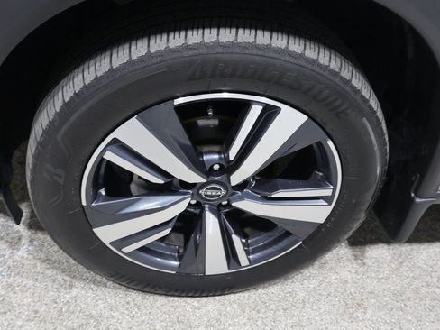 Used 2023 Nissan Rogue SL w/ SL Premium Package image 10