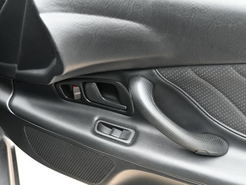 Used 2000 Honda S2000 image 39