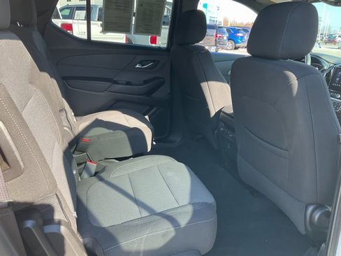 Used 2023 Chevrolet Traverse LT image 19