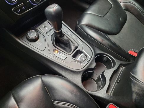 Used 2019 Jeep Cherokee Latitude Plus image 26