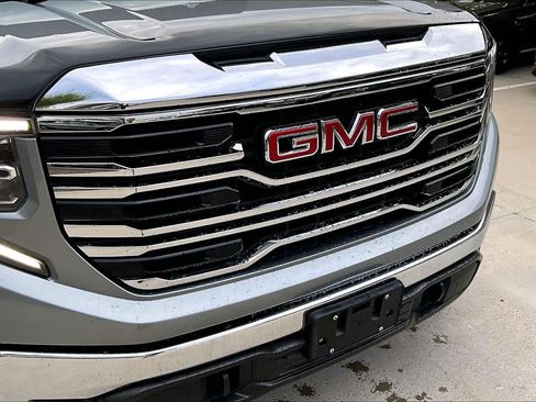 Used 2024 GMC Sierra 1500 SLT image 32