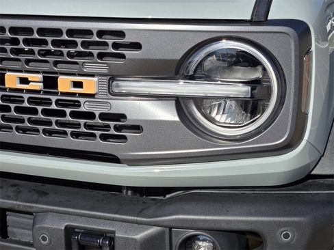 Used 2023 Ford Bronco Badlands image 15