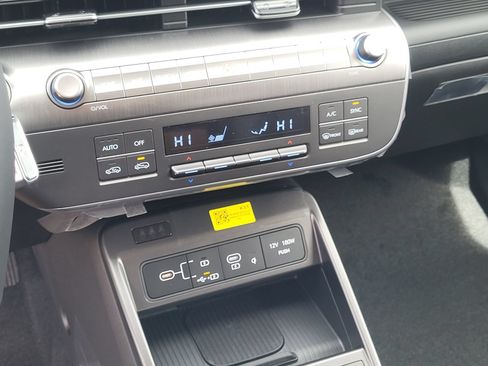 Used 2026 Hyundai Kona SEL Premium AWD/4WD image 14
