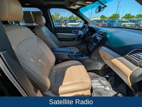 Used 2016 Ford Explorer XLT w/ Equipment Group 202A FWD image 12