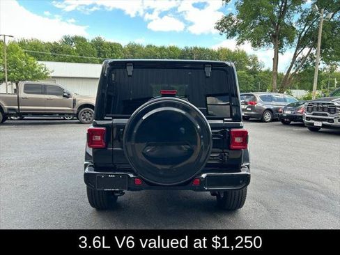 Certified 2020 Jeep Wrangler Unlimited Sahara AWD/4WD image 5