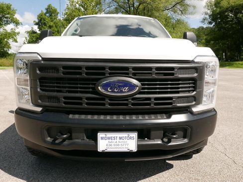 Used 2025 Ford F250 XL w/ FX4 Off-Road Package AWD/4WD image 3