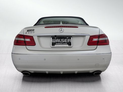 Used 2011 Mercedes-Benz E 350 Cabriolet image 4