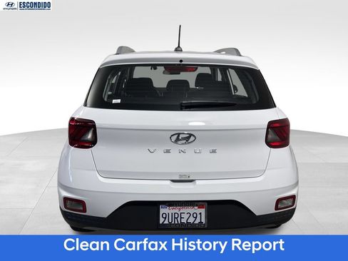 Certified 2025 Hyundai Venue SEL FWD image 4