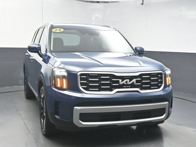 Used 2024 Kia Telluride S FWD image 2