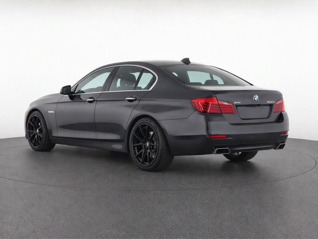 Used 2015 BMW 550i xDrive Sedan AWD/4WD image 3