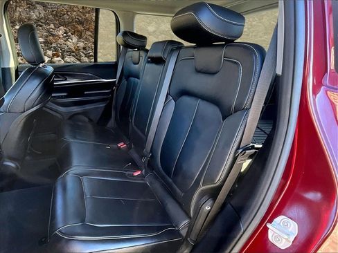 Used 2023 Jeep Grand Cherokee Limited image 23