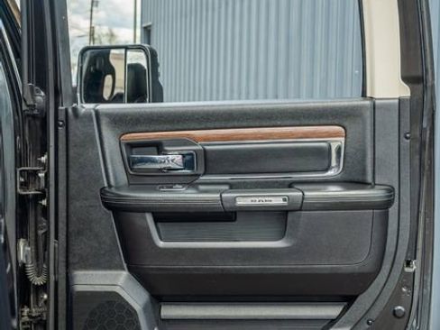 Used 2016 RAM 1500 Laramie w/ Convenience Group image 41