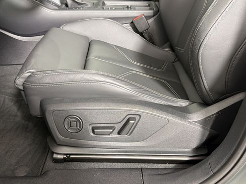 Certified 2025 Audi Q3 2.0T Premium w/ Convenience Package AWD/4WD image 12