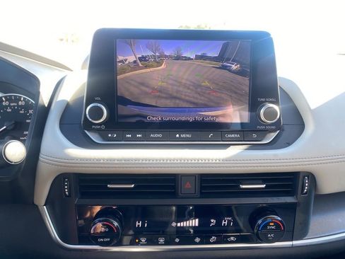 Used 2023 Nissan Rogue SV image 22