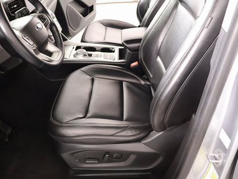 Used 2023 Ford Explorer XLT w/ Equipment Group 202A image 11